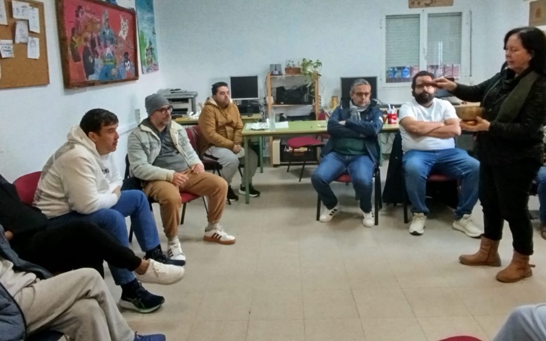 SESIÓN DE RELAJACIÓN CON CUENCOS TIBETANOS EN AFEMEN SAN FERNANDO