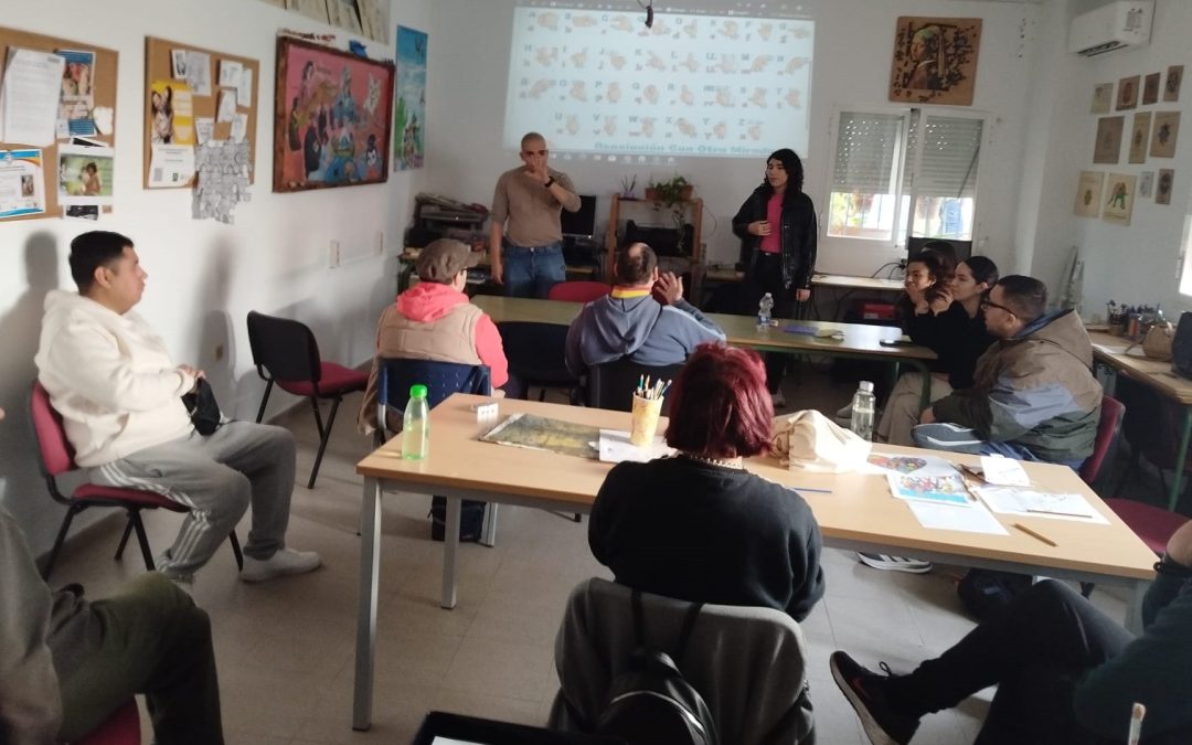 AFEMEN SAN FERNANDO IMPULSA LA INCLUSIÓN CON UN TALLER DE LENGUA DE SIGNOS