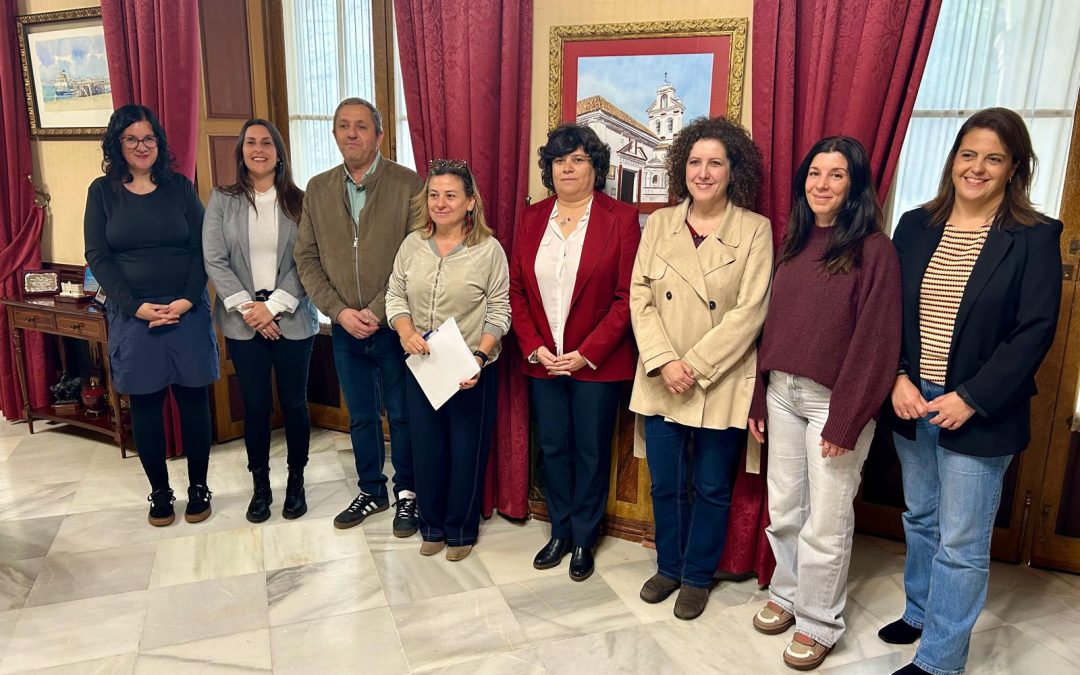 EL NUEVO EQUIPO SOCIOLABORAL DEL AYUNTAMIENTO DE SANLÚCAR SE REÚNE CON AFEMEN PARA IMPULSAR VÍAS DE COLABORACIÓN