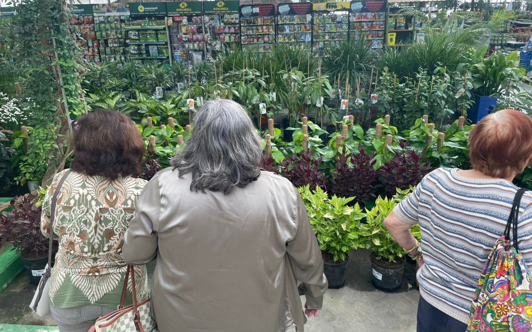 LA ESCUELA DE FAMILIAS DE AFEMEN SANLÚCAR REALIZA UN TALLER DE TERAPIA HORTÍCOLA