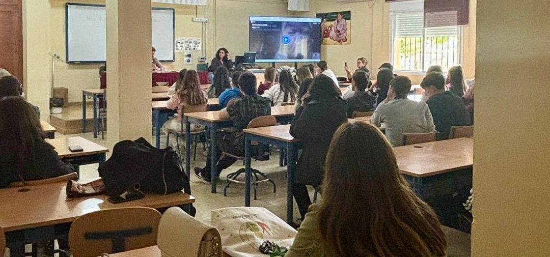 AFEMEN OLVERA ACERCA SU LABOR AL ALUMNADO DEL INSTITUTO ZAFRAMAGÓN