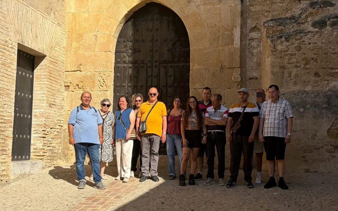 AFEMEN ARCOS DISFRUTA DE UNA VISITA CULTURAL AL CASTILLO DE ARCOS Y AL ANTIGUO AYUNTAMIENTO