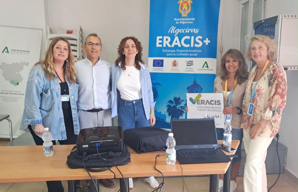 AFEMEN ALGECIRAS PARTICIPA EN UNA MESA INFORMATIVA SOBRE SALUD MENTAL EN EL CENTRO DE PARTICIPACIÓN ACTIVA SUR SALADILLO